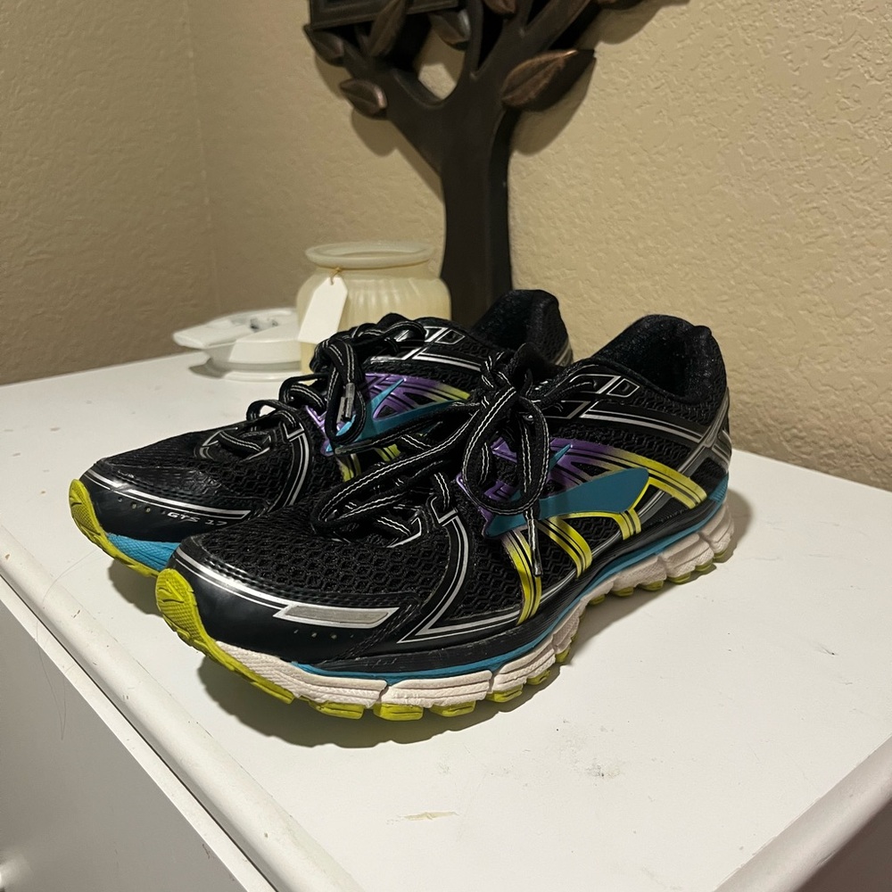 Brooks Black and Yellow Athletic Shoes